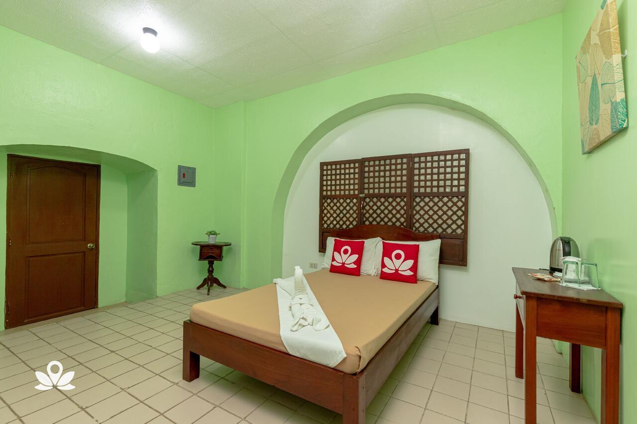 Zen Rooms Calle Crisologo วีกัน ภายนอก รูปภาพ