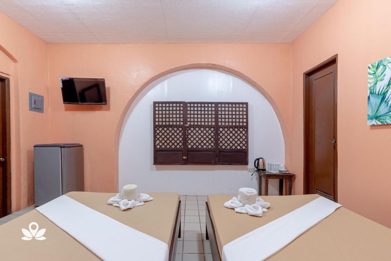 Zen Rooms Calle Crisologo วีกัน ภายนอก รูปภาพ